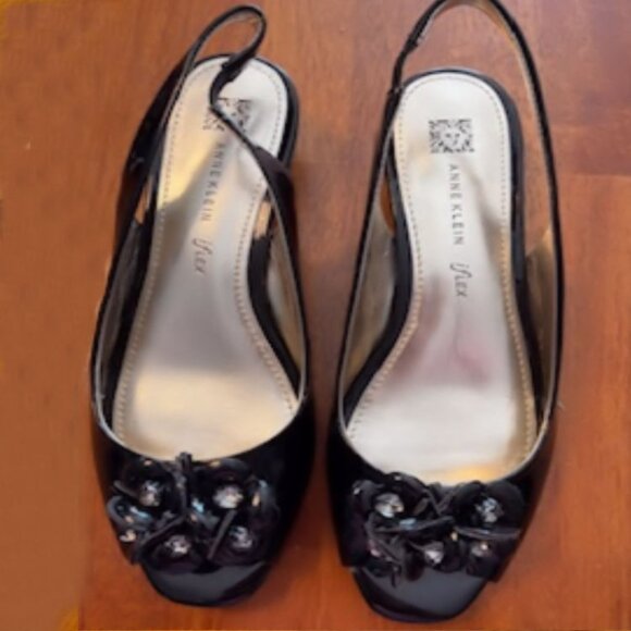 Anne Klein Open Toe Sling Back Flats Sandals Black Size 8.5M Excellent Condition - Picture 1 of 8